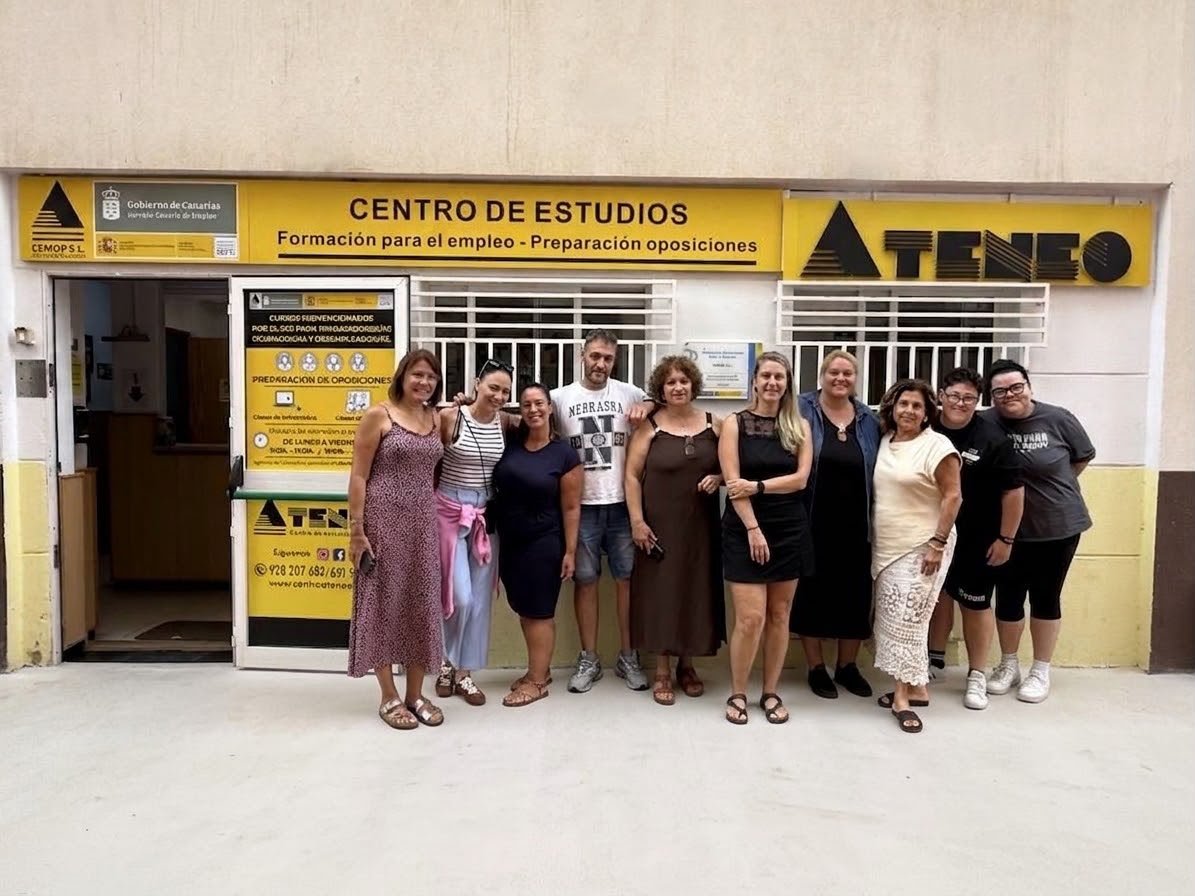 Alumnos de Atención Domiciliaria en charla con FUNCASOR